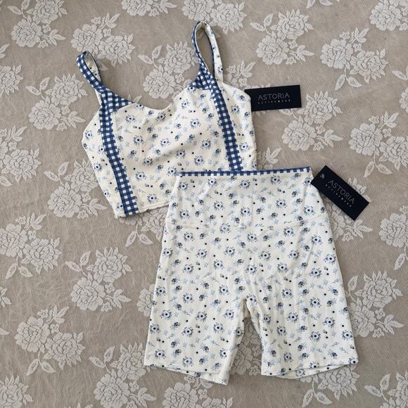 SET Active Other - Astoria Activewear Blue Floral Gingham Set – Size M NWT